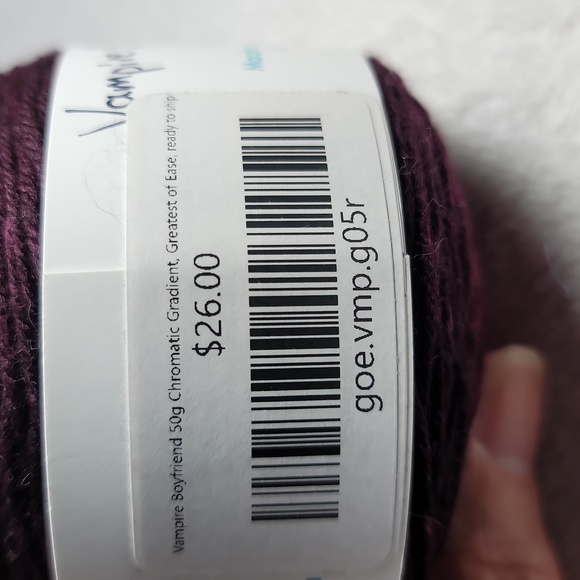 Knit Circus "Vampire Boyfriend" Gradient Red and Purple Yarn - Picture 6 of 7